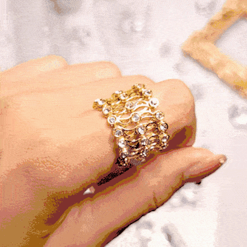 Ring transforms into a bracelet